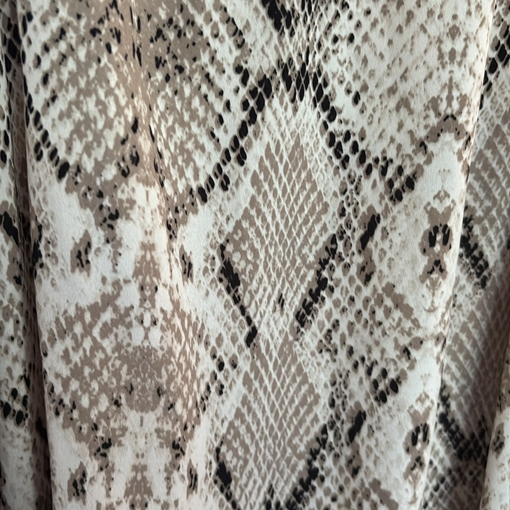Snake Print Tank Top - Picture 2 of 8